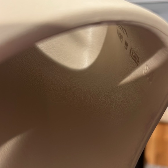 Yeezy slides - Picture 5 of 7